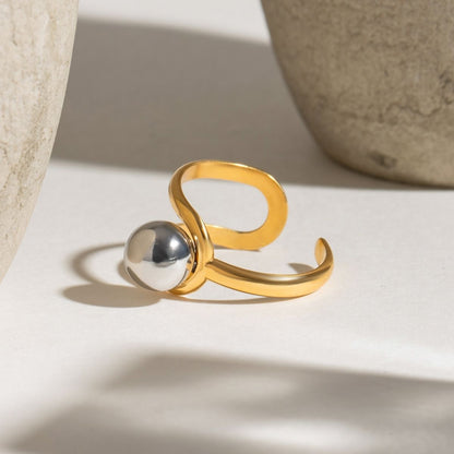 Anello importante Solstice Swirl - Fascia con sfera in acciaio inossidabile bicolore impermeabile