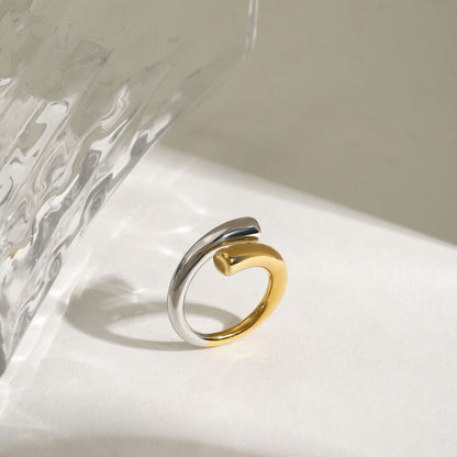 Bague Helix Wave – Anneau sculptural en acier inoxydable bicolore et imperméable