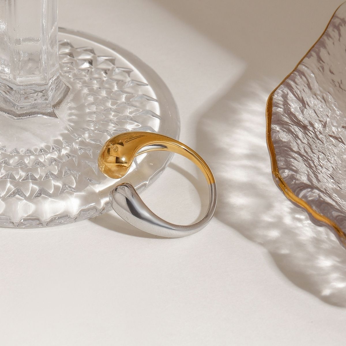 Anello importante Calla Teardrop - Fascia aperta a polsino in acciaio inossidabile bicolore impermeabile