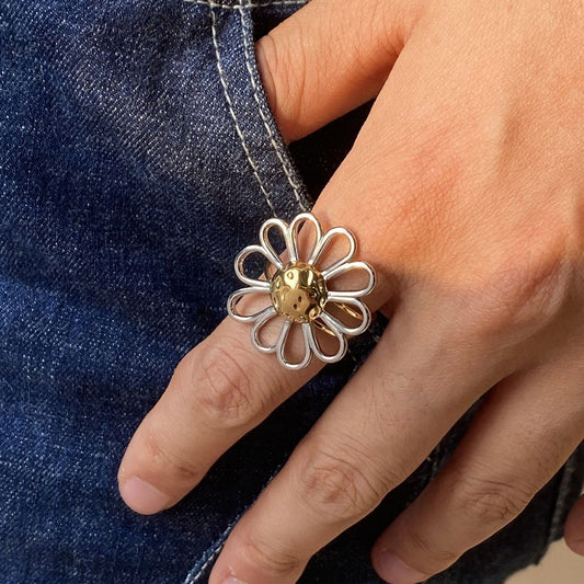Der Dahlia Statement Bloom Ring – Zweifarbiger, wasserfester Blumenring aus Edelstahldraht