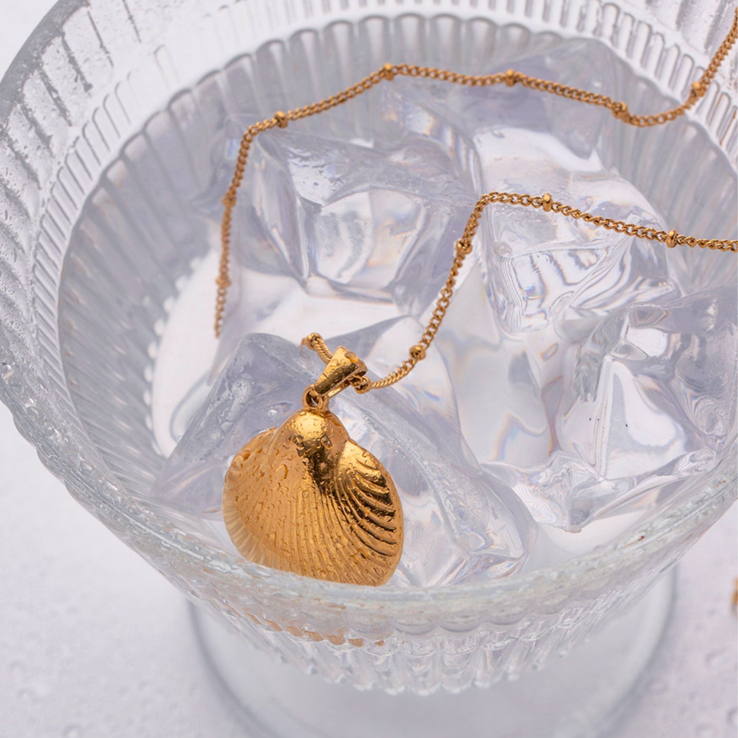 Collier pendentif coquille Saint-Jacques – Collier chaîne satellite en acier inoxydable plaqué or 18 carats