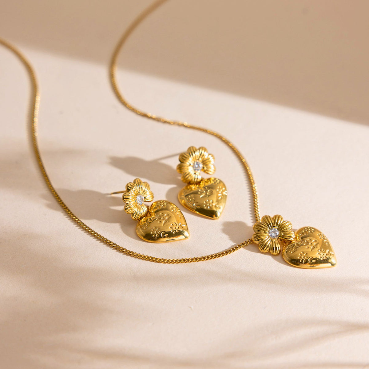 Waterproof Gold Daisy Heart Pendant Necklace & Drop Earrings – Hypoallergenic Floral Jewelry Set