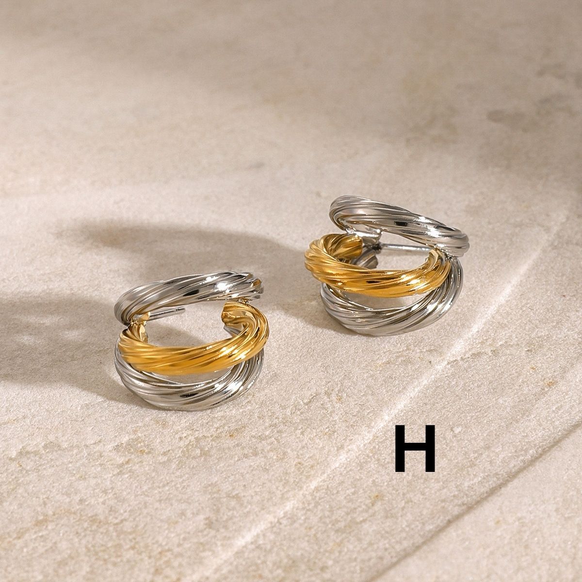 Boucles d'oreilles créoles Statement Duo – Créoles et huggies bicolores en acier inoxydable imperméable