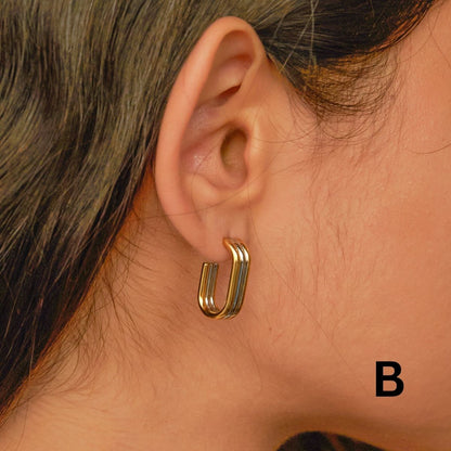 Titre du produit : Boucles d'oreilles Statement Sculpted Contour – Clous et créoles bicolores en acier inoxydable imperméable