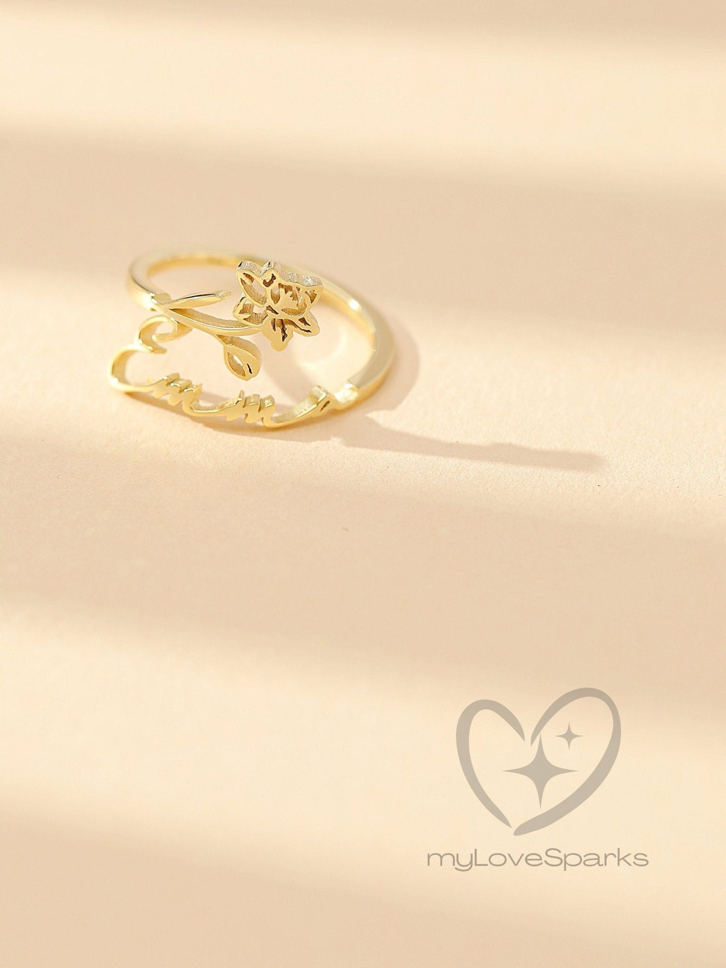 Personalized Birth Flower Ring for Women - myLoveSparks Jewelry & GiftsFY