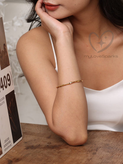 Personalized Engraved Name Twisted Bracelet - myLoveSparks Jewelry & GiftsHN