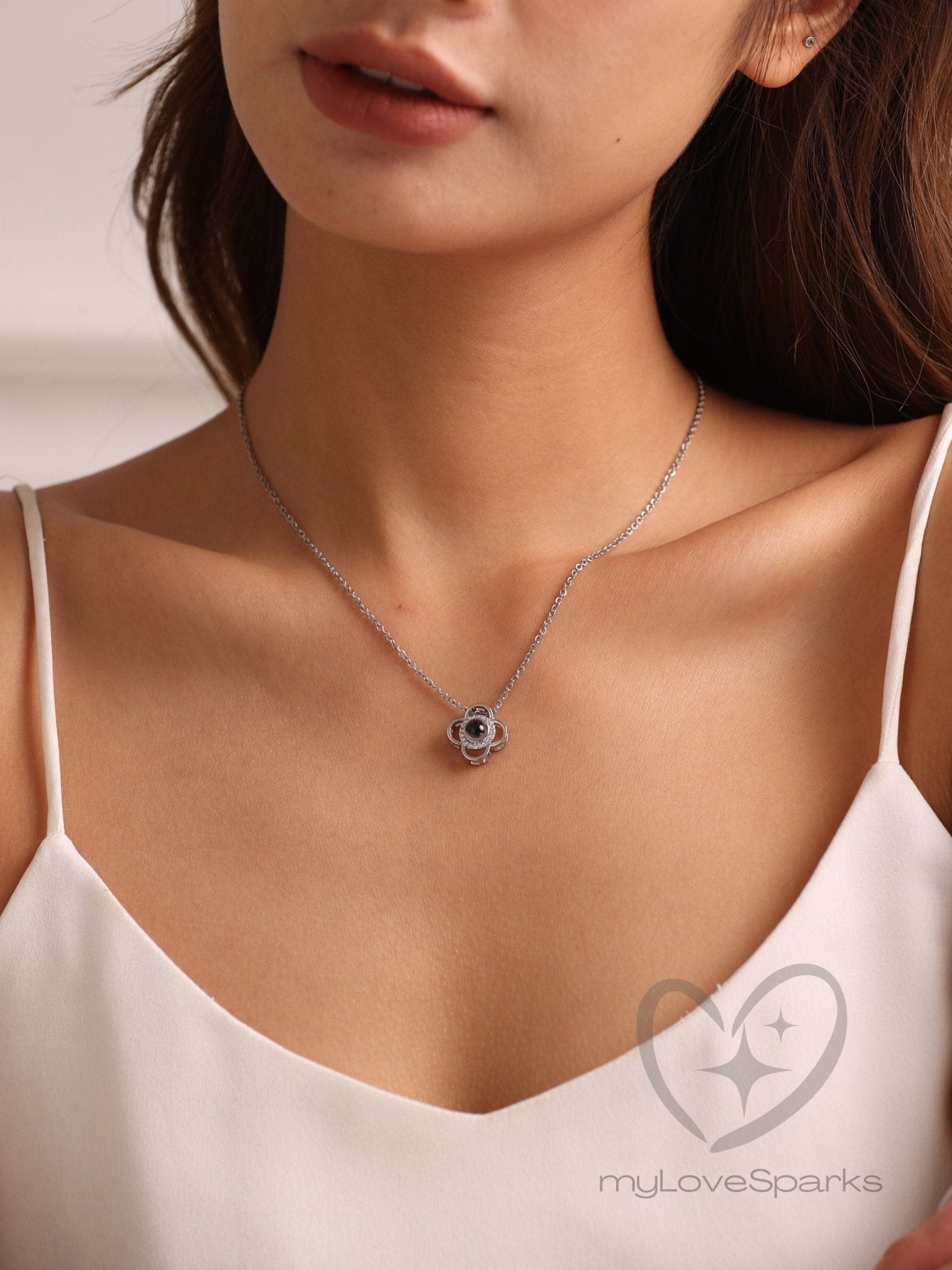 Sparkling Clover Pendant Personalized Projection Necklace with Embedded Picture Inside - myLoveSparks Jewelry & GiftsHJ