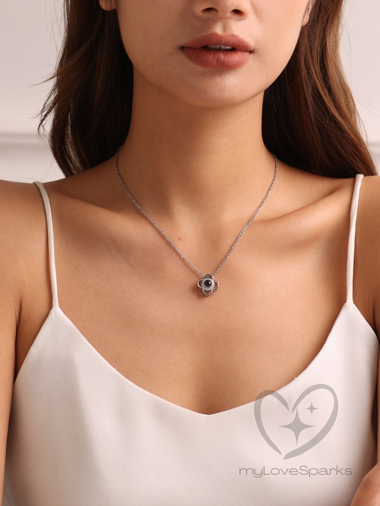 Sparkling Clover Pendant Personalized Projection Necklace with Embedded Picture Inside - myLoveSparks Jewelry & GiftsHJ